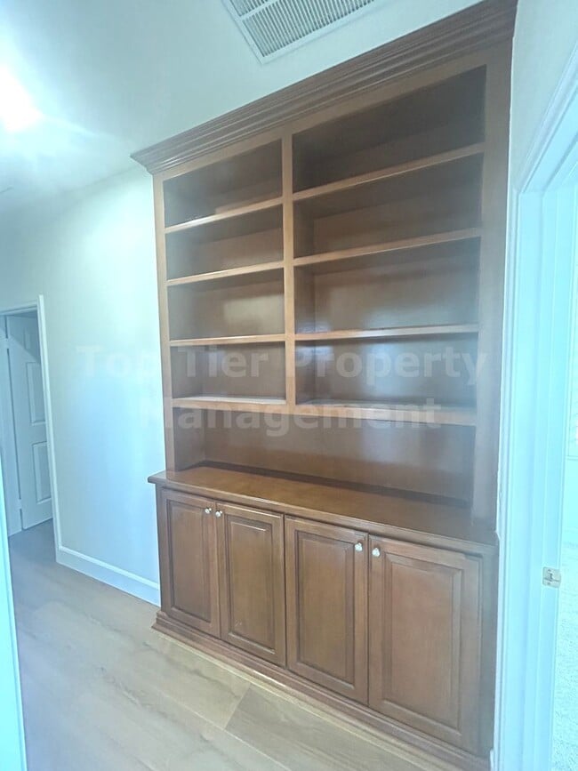Building Photo - ***Gorgeous 4 bed / 3 bath / 2,585 sqft House in Calavera Hills - Available 07/01***