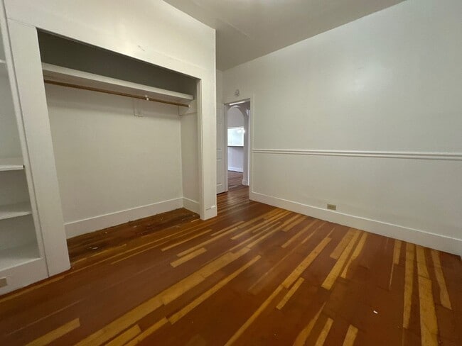 Building Photo - 1405 Canby St