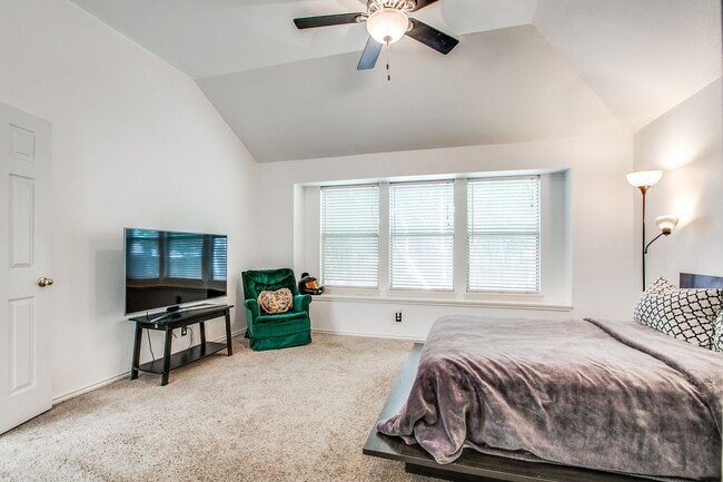 Building Photo - Charming Single Story Home In Gated Oakridge Pointe!