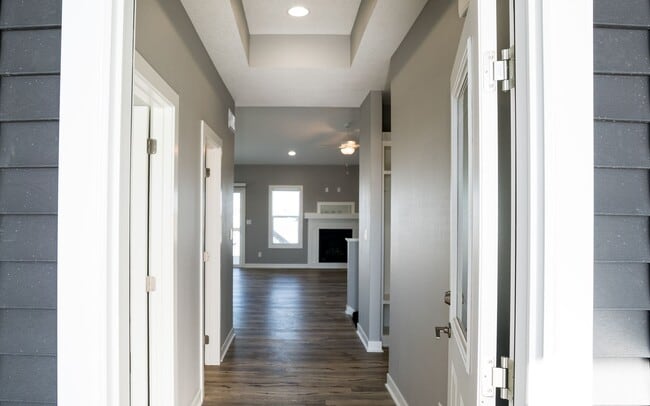 Building Photo - HUGE 4 Bed Home for Rent!