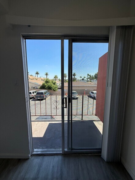 Building Photo - 14026 Paramount Blvd