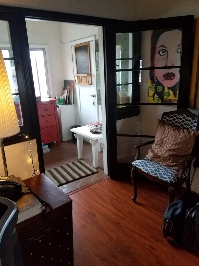 Building Photo - 1847 S Rimpau Blvd