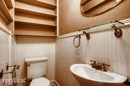 Building Photo - 1346 N Williams St