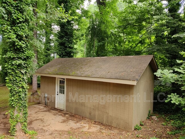 Building Photo - 602 Phoenix St