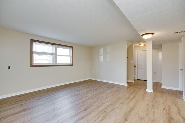 Building Photo - 3800 Corkwood Dr