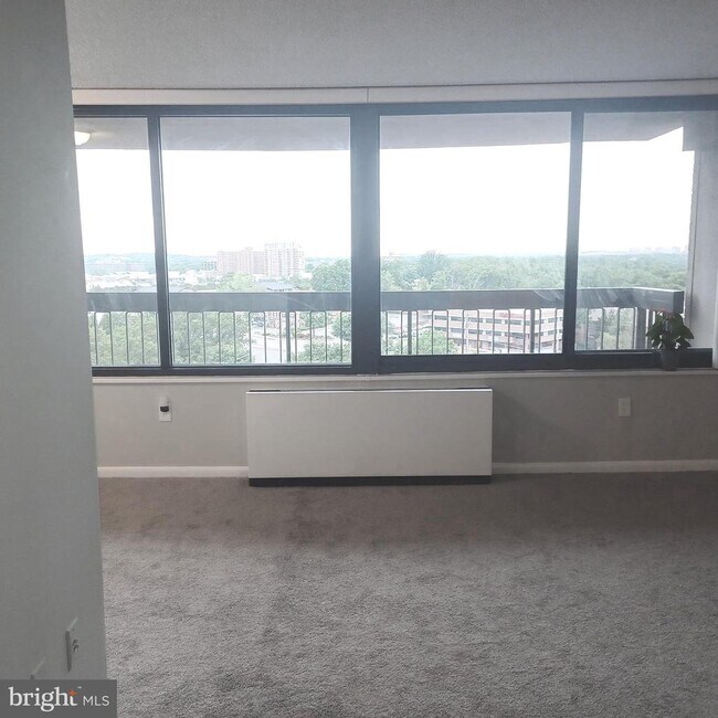 Building Photo - 3701 S George Mason Dr