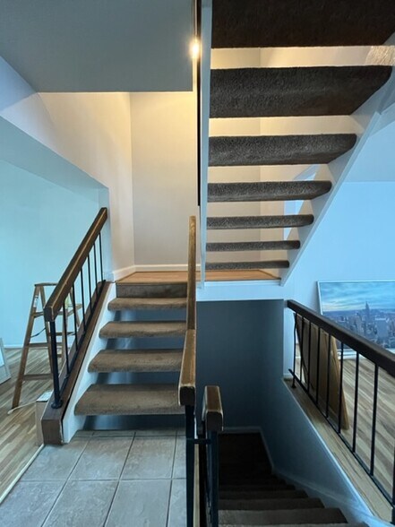 Building Photo - 18451 Stone Hollow Dr