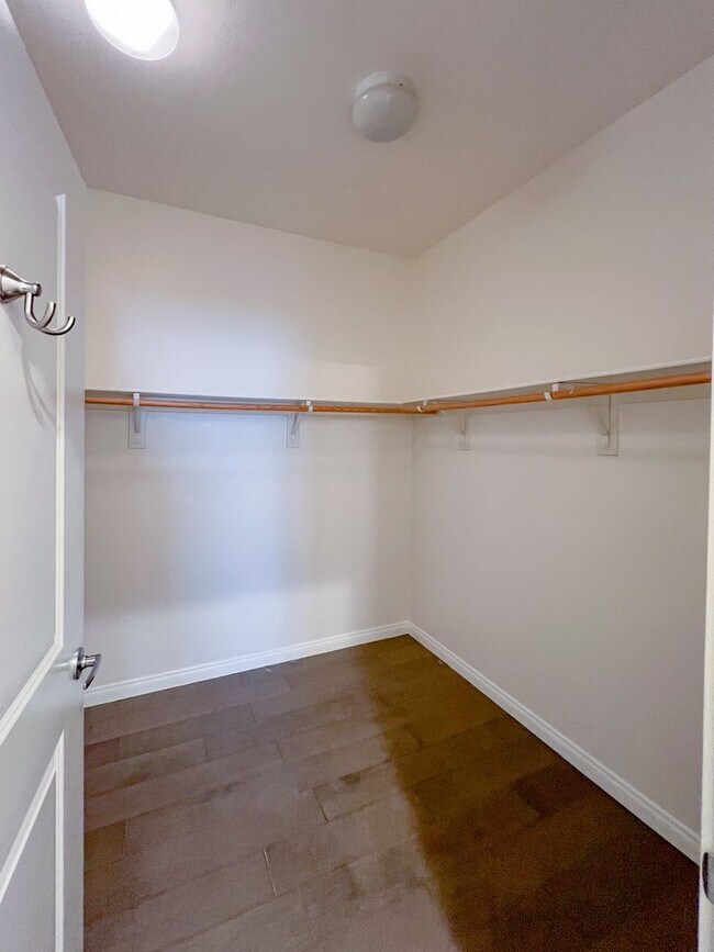 Building Photo - Beautiful  2Bd 2 Ba in Luxury Community