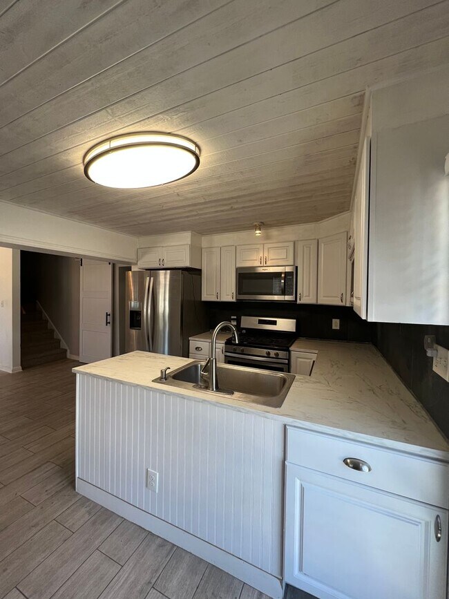 Building Photo - Dog Friendly Home in Heber!