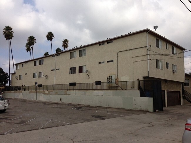 Building Photo - 930 N Marine Ave