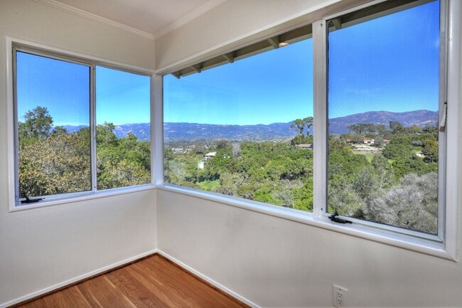 Building Photo - Peaceful Hope Ranch Living