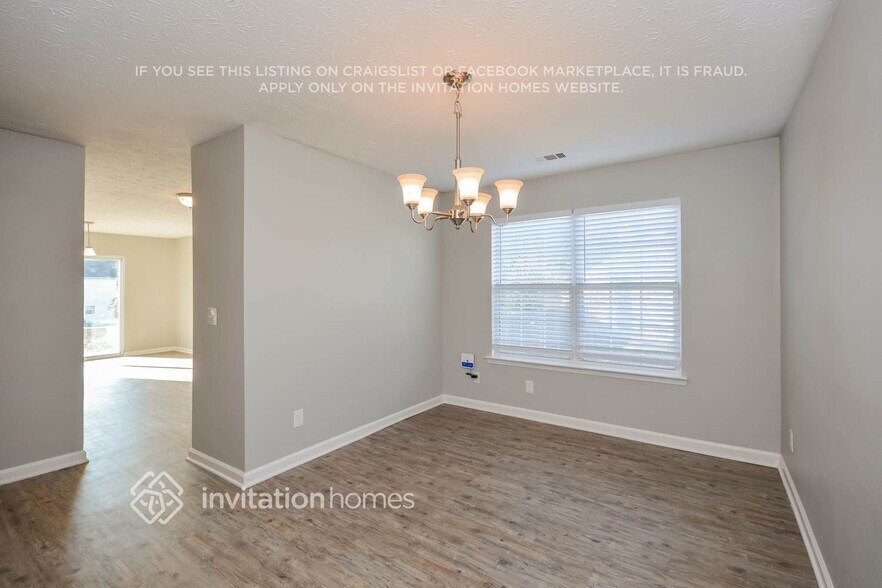 Building Photo - 423 Crested View Dr