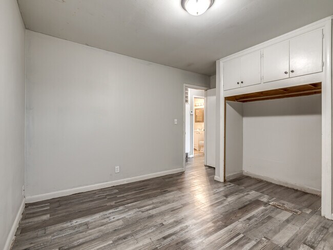 Building Photo - 1314 SE 40th St