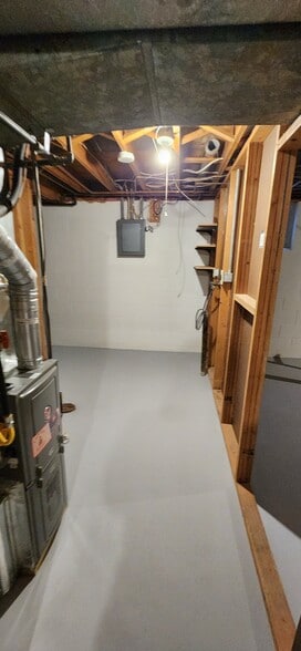 Laundry Hookup - 841 S 32nd St