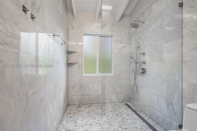 Building Photo - 510 Bargello Ave