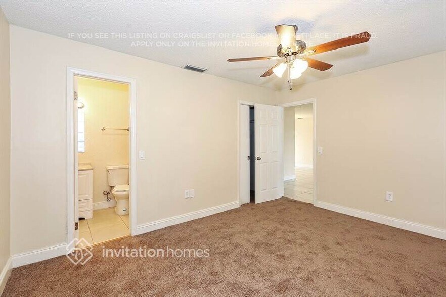 Building Photo - 8744 Southampton Dr