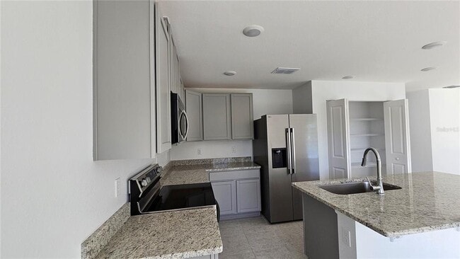 Building Photo - 3203 6th St W