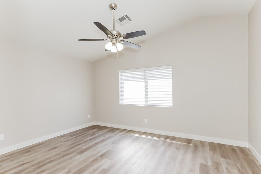 Building Photo - 6471 Brook Cottage Ln