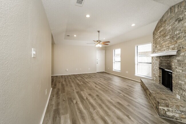 Building Photo - 10312 Lone Pine Ln