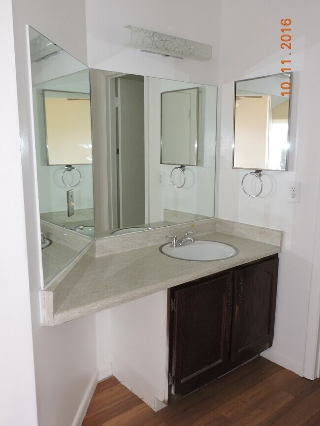 Building Photo - Spacious 1 Bed 1 Bath Condo for Rent