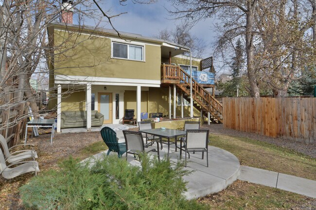 Building Photo - 1418 Mapleton Ave