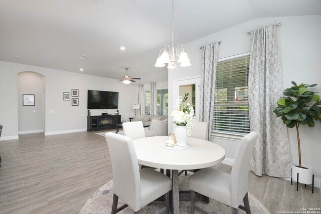 Building Photo - 446 Scenic Lullaby