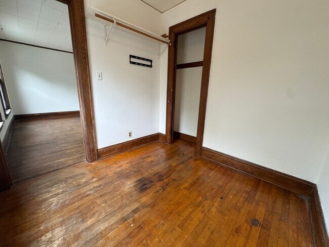 Building Photo - 213-215 N Paterson