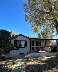 Building Photo - Live Steps from Sloan’s Lake – Beautiful 2 Bed, 1 Bath Garden-Level Apartment!