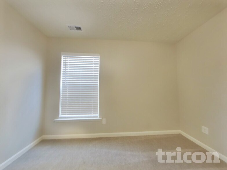 Building Photo - 110 Slate Dr