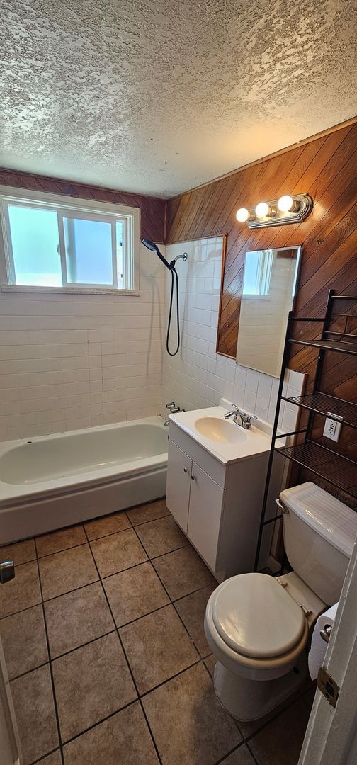 Building Photo - Charming & Cozy 3-Bedroom Home for Rent