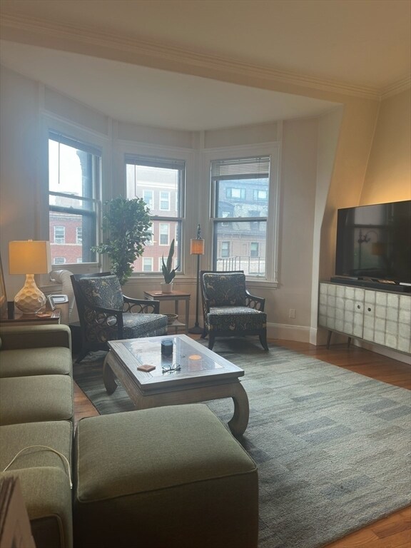 Primary Photo - 279 Beacon St