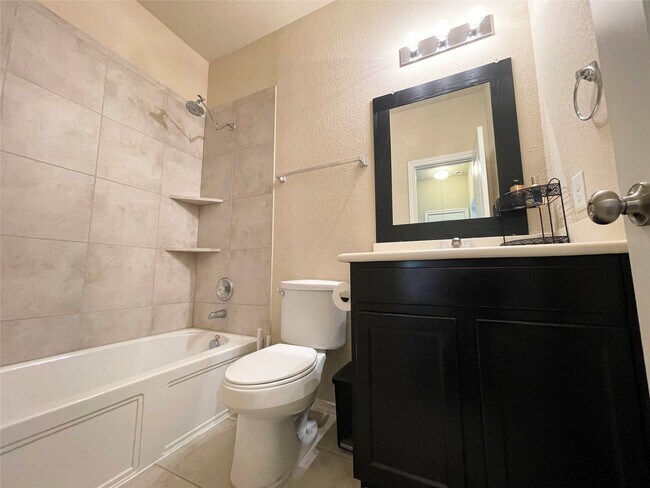 Building Photo - 3650 Sumner Lodge Dr