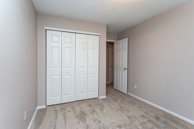 Building Photo - Charming 4-Bedroom Retreat with Modern Upd...
