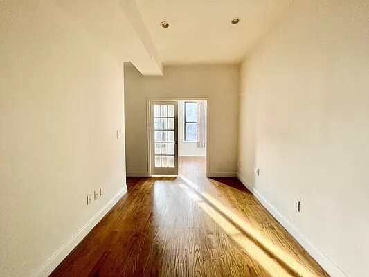 Building Photo - 89 Kingston Ave