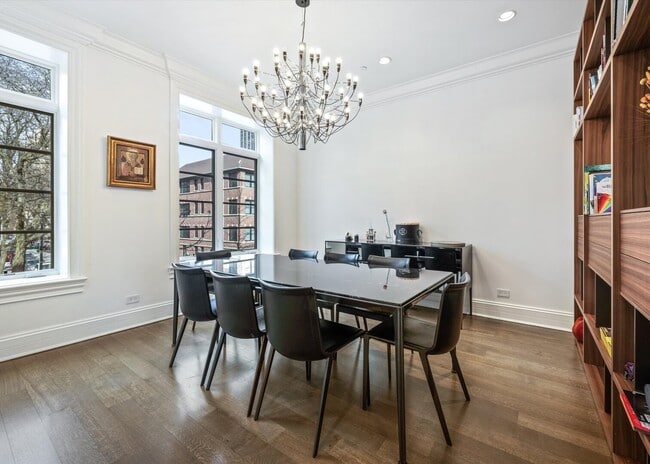 Building Photo - 441 W Deming Pl