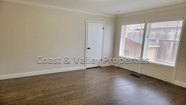 Building Photo - Lovely South Salinas Home for RENT!!!