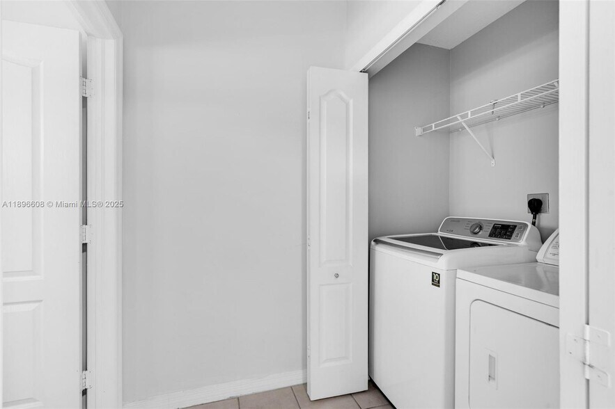 Building Photo - 2883 SW 129th Ter