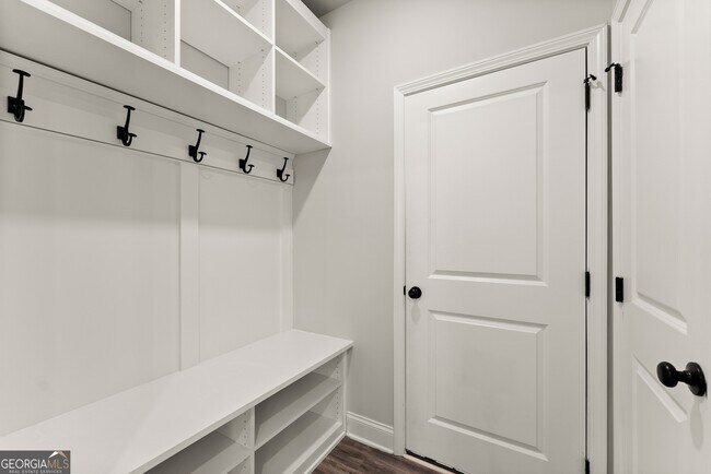 Building Photo - 4656 Silver Oak Dr SW