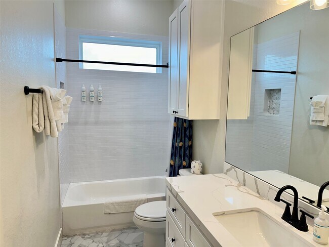 Building Photo - 2503 103rd St