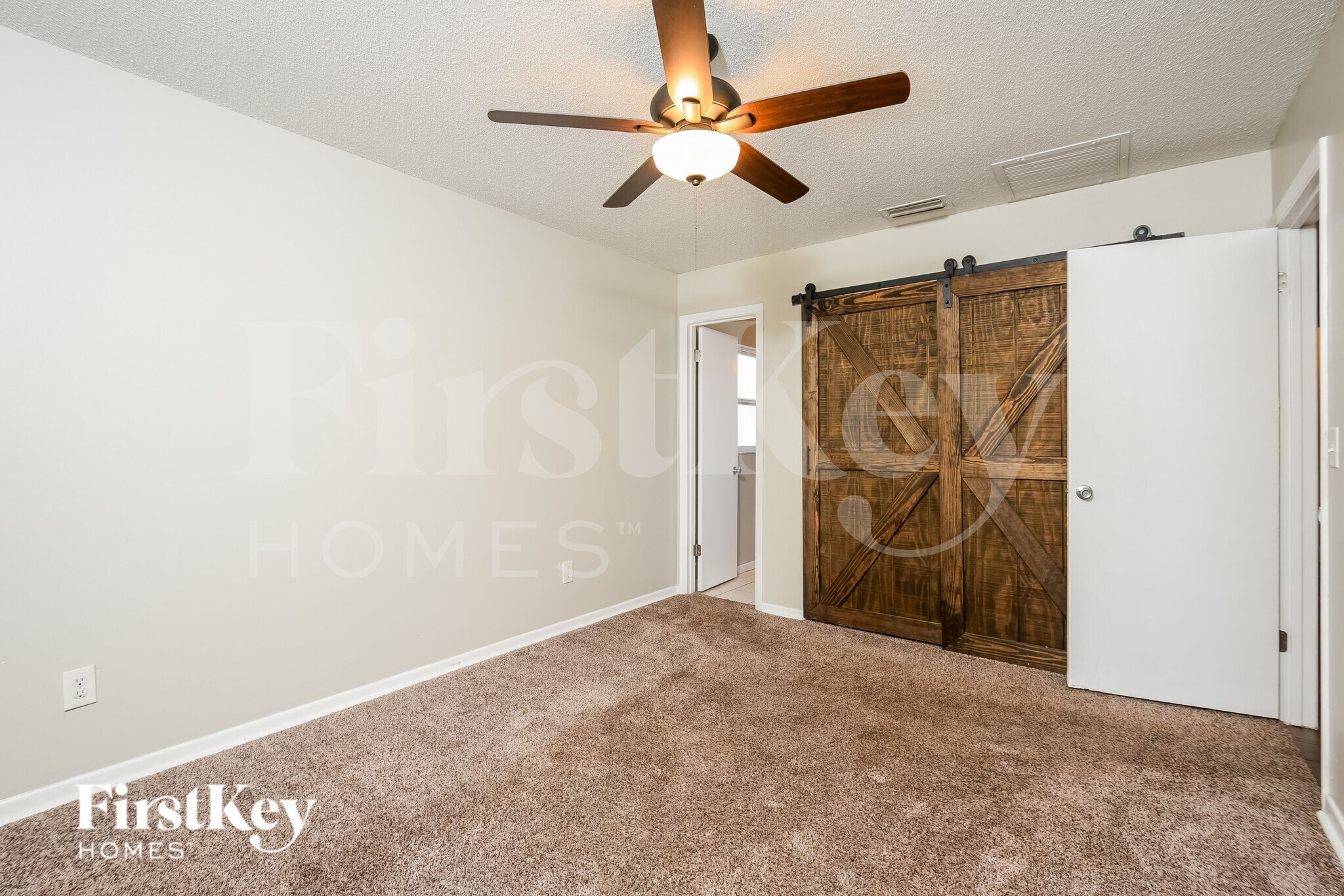 Building Photo - 585 Walden Ct