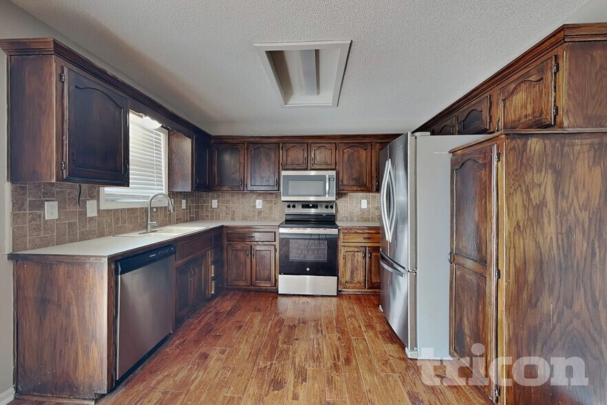 Building Photo - 1501 Cypress Dr
