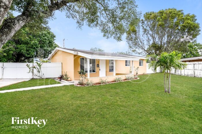 Primary Photo - 3763 SW 17th St