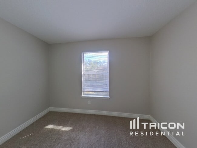 Building Photo - 8030 Peppermint Ln
