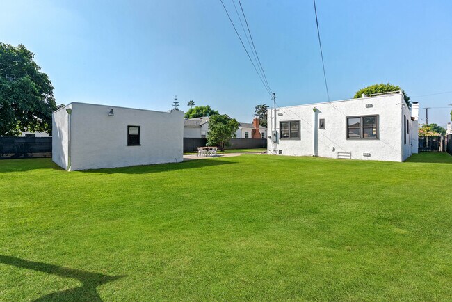 Building Photo - 8702 S 4th Ave