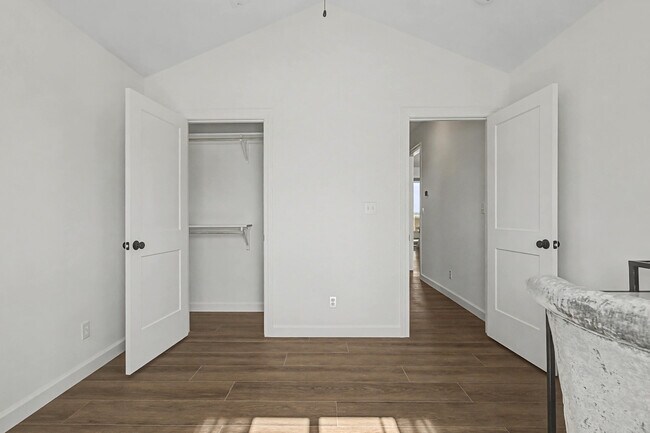 Building Photo - 4519 Estacada Dr