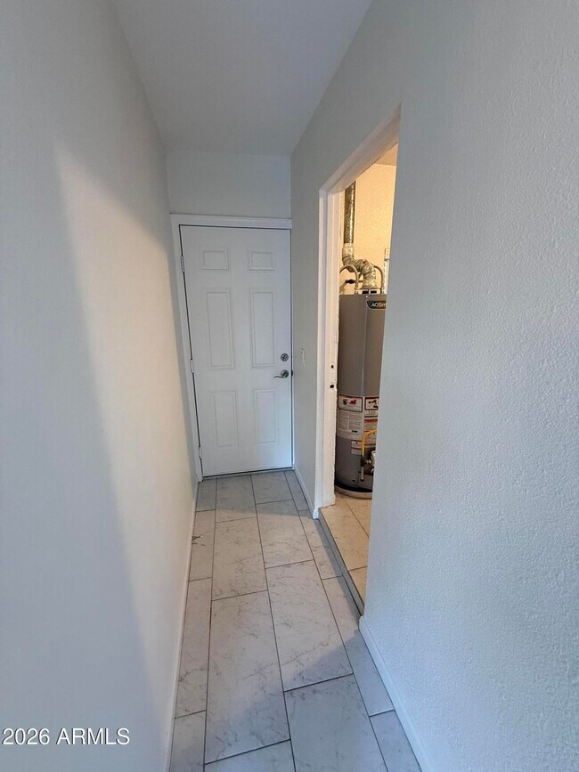 Building Photo - 2405 W Citrus Way