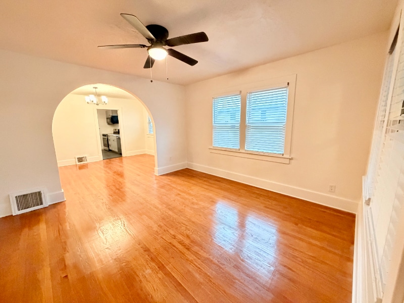 Building Photo - 2755 Grandview Ave