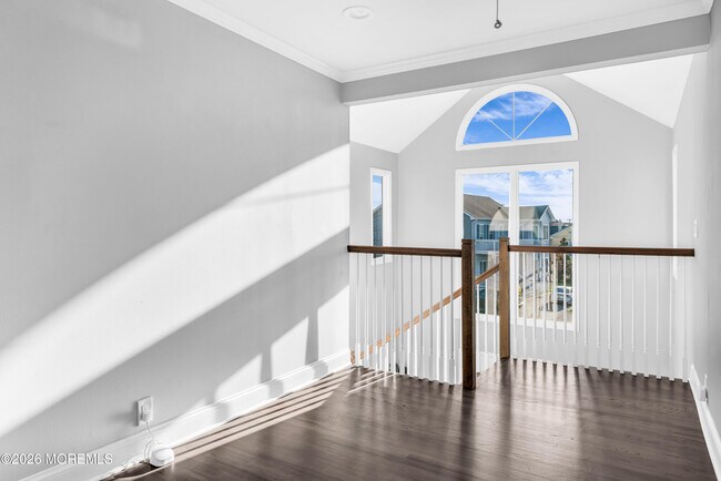 Building Photo - 3330 Windsor Ave