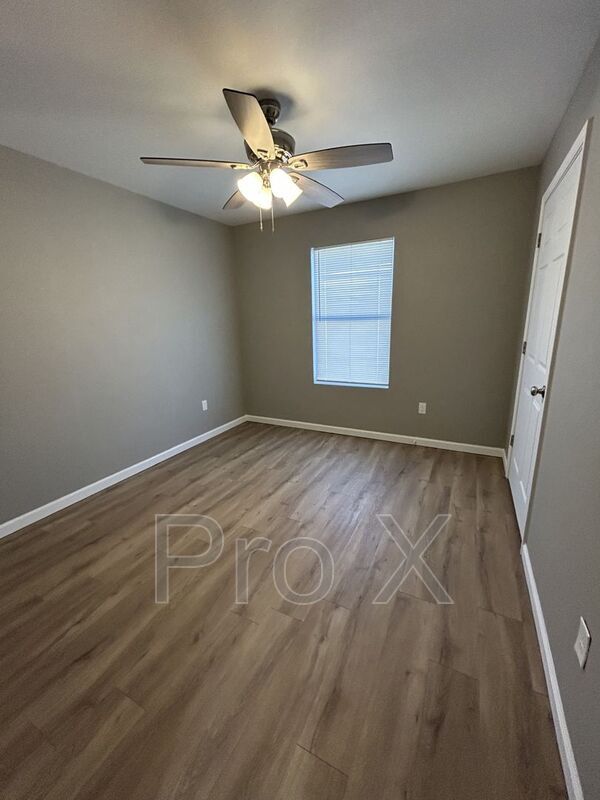 Building Photo - 716 Columbus St