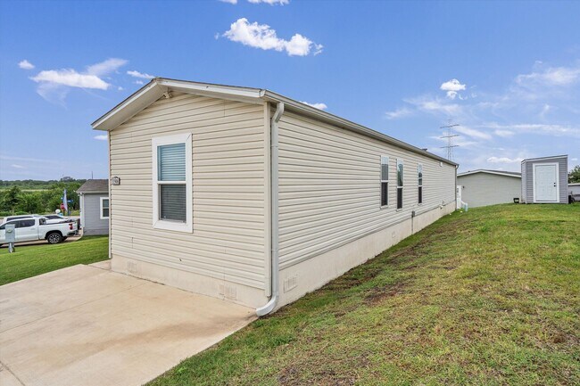 Building Photo - 11908 Charro Dr